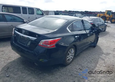 2015 Nissan Altima 2.5/2.5 S/2.5 Sl/2.5 Sv z USA, uszkodzony, nr VIN 1N4AL3AP3FN371633